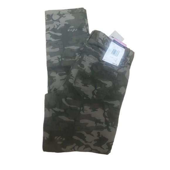 Tommy Hilfiger camo skinny ankle jeans New with tags size 6 - Picture 1 of 4